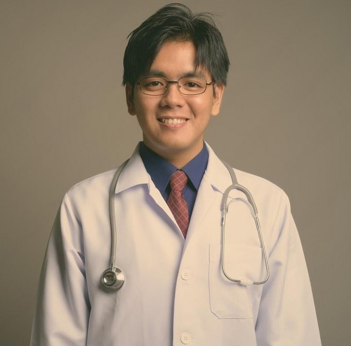 image of book signing at a bookstore