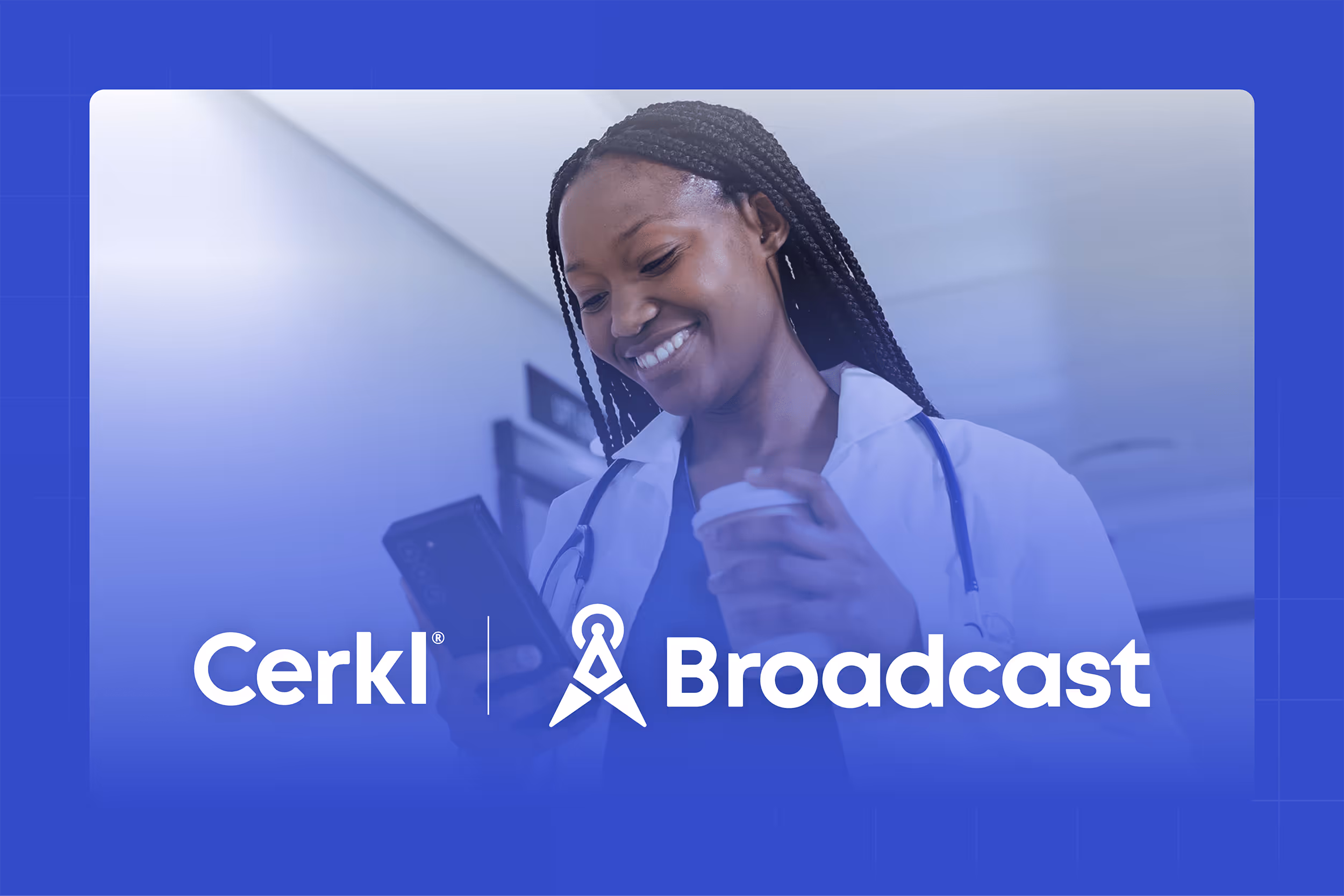 A frontline worker receiving her employee news through her employee mobile app.