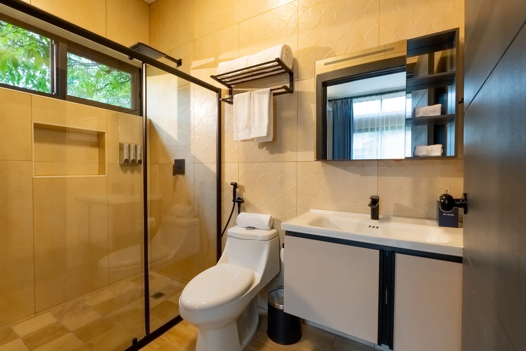 Habitación Doble Privada, interior