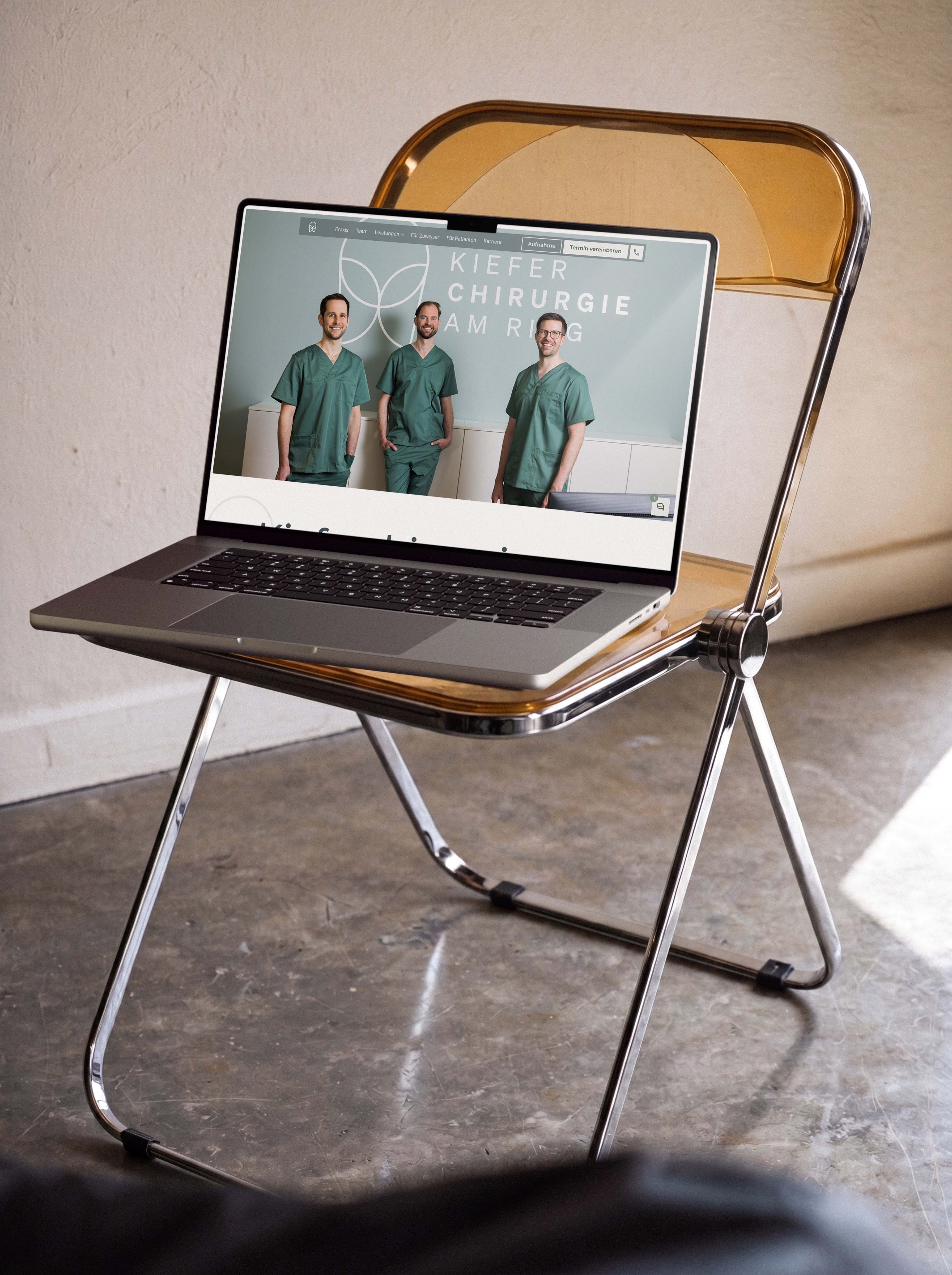 Praxis Website für Zahnarzt und Kieferorthopädie mit strategischem Healthcare Design.