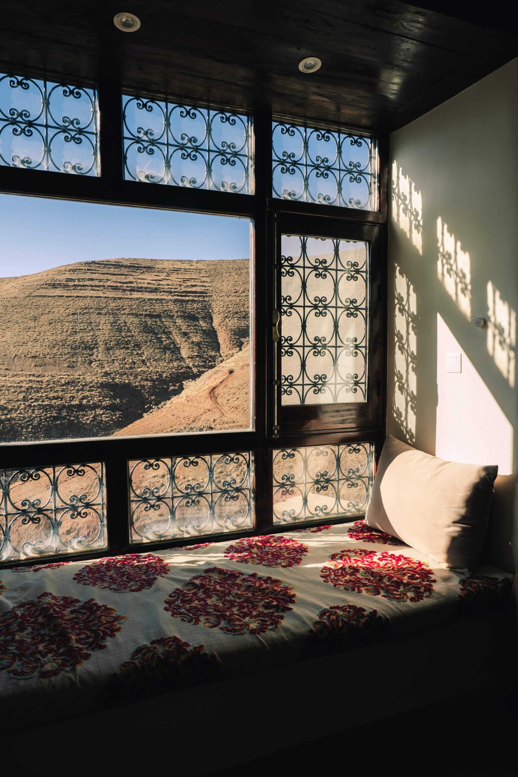 Séjour en supérieure dans une chambre d'écolodge avec vue sur la Vallée d'Ait Bougemez