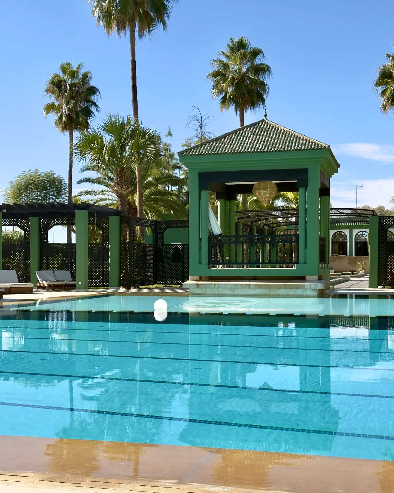 Le kiosque sur l'eau du Jardin de l'Hivernage