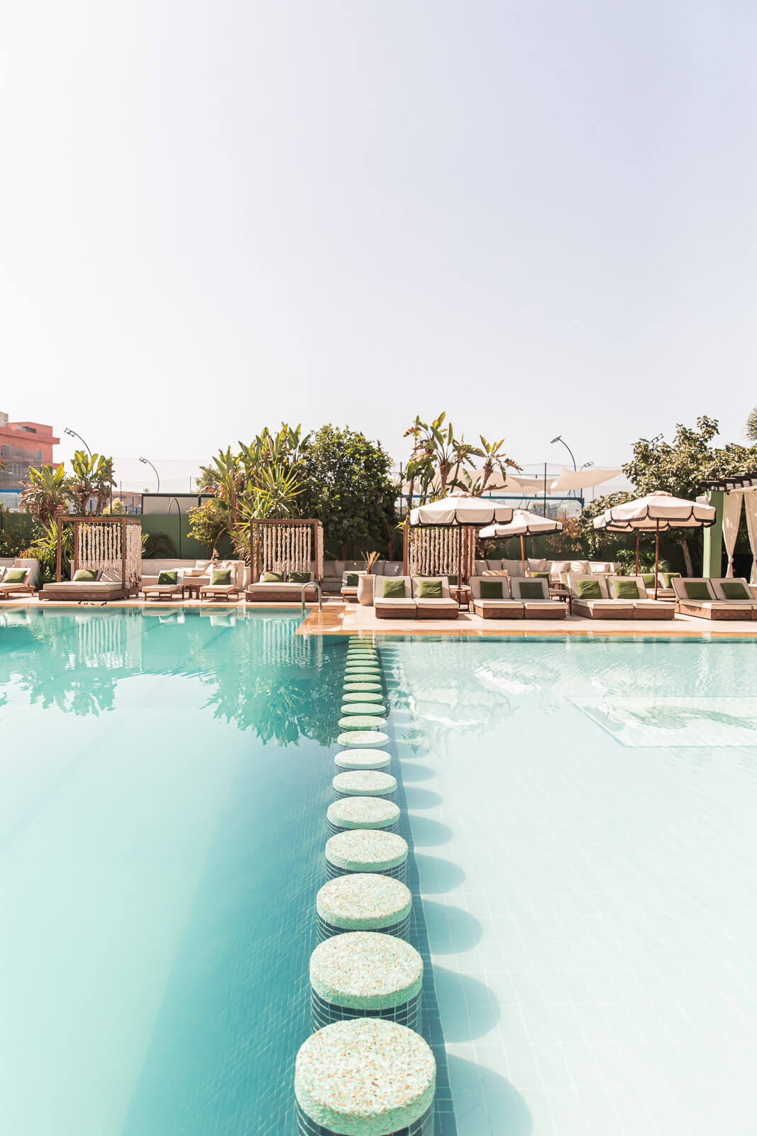 Le bassin de la piscine du Jardin de l'Hivernage de Marrakech