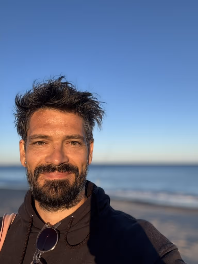 Alex López Castro
