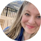 headshot Hilary Throne