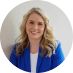 headshot laura early