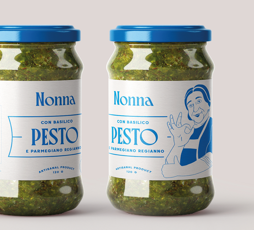 Pots de pesto artisanal Nonna posés sur fond beige, avec étiquette bleue et portrait illustré.