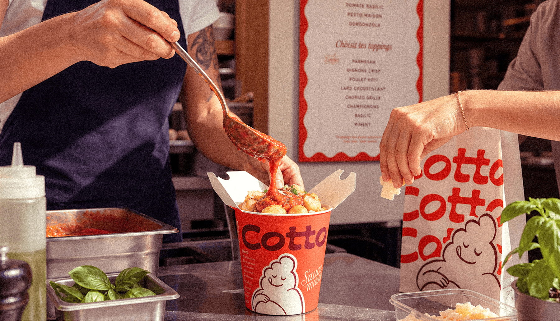 Packaging Cotto pour le service au comptoir d’un gnocchi bar