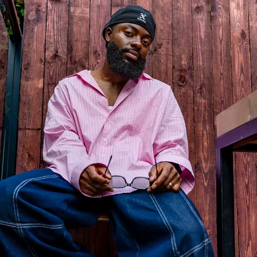 homme pose pour shooting photo general k production