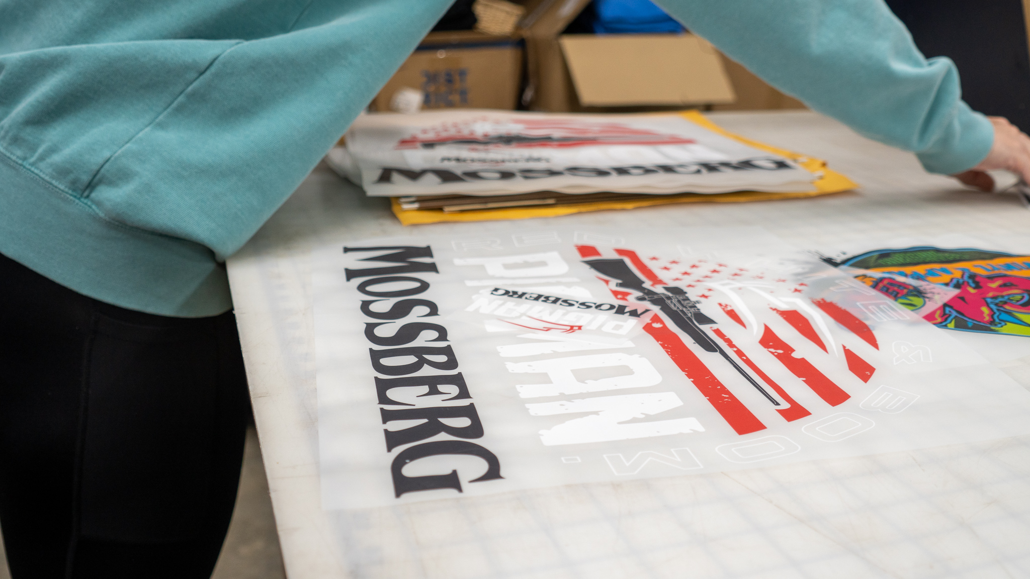 Fleet vinyl and graphics in illinois for businesses on semi-truck