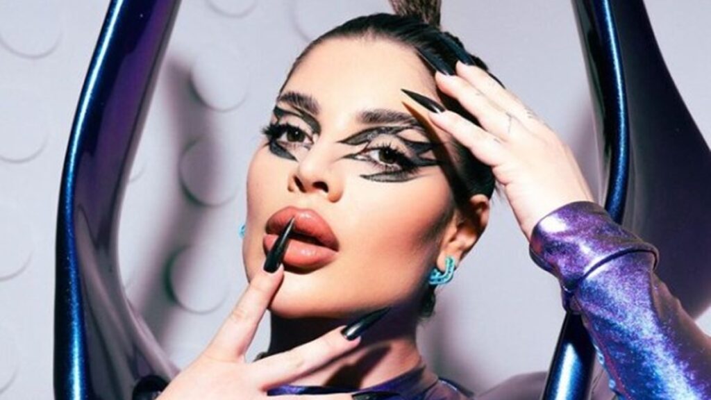 Gkay faz remoção do preenchimento labial