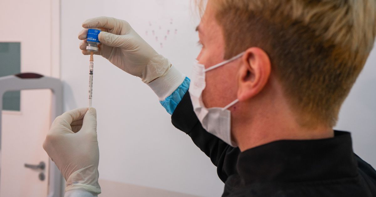 A Agência Nacional de Vigilância Sanitária (Anvisa) emitiu um alerta crucial para profissionais da saúde e o público em geral sobre uma série de casos alarmantes de adulteração e falsificação de toxina botulínica.