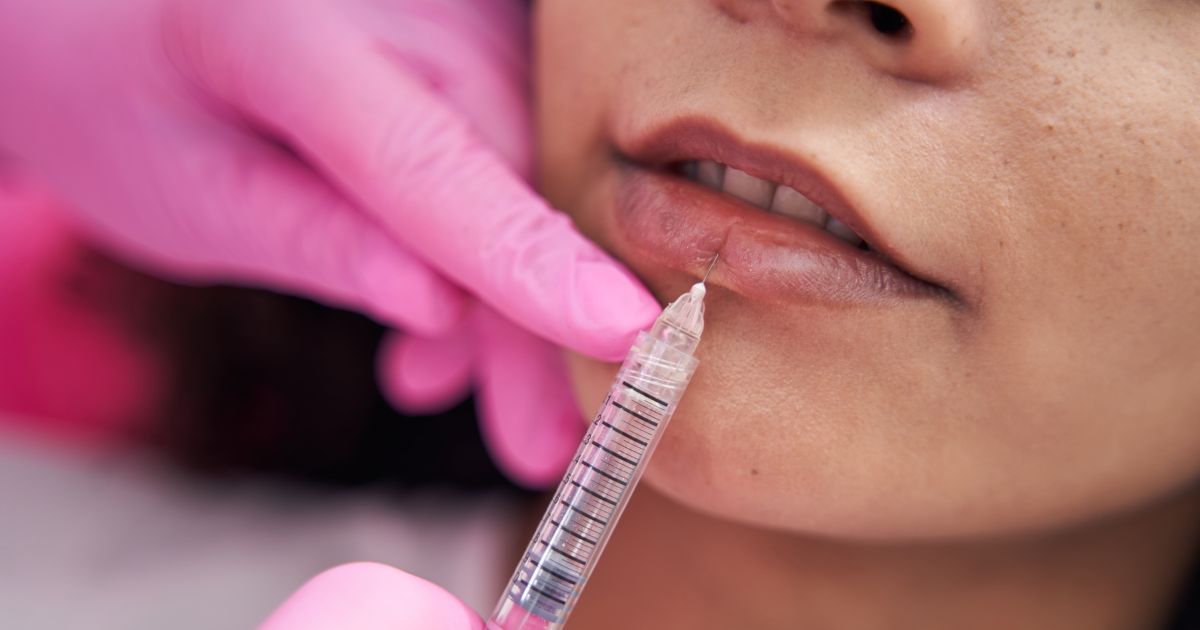 Uma nova fase se abre para os profissionais da saúde que atuam – ou querem atuar – com procedimentos estéticos avançados.