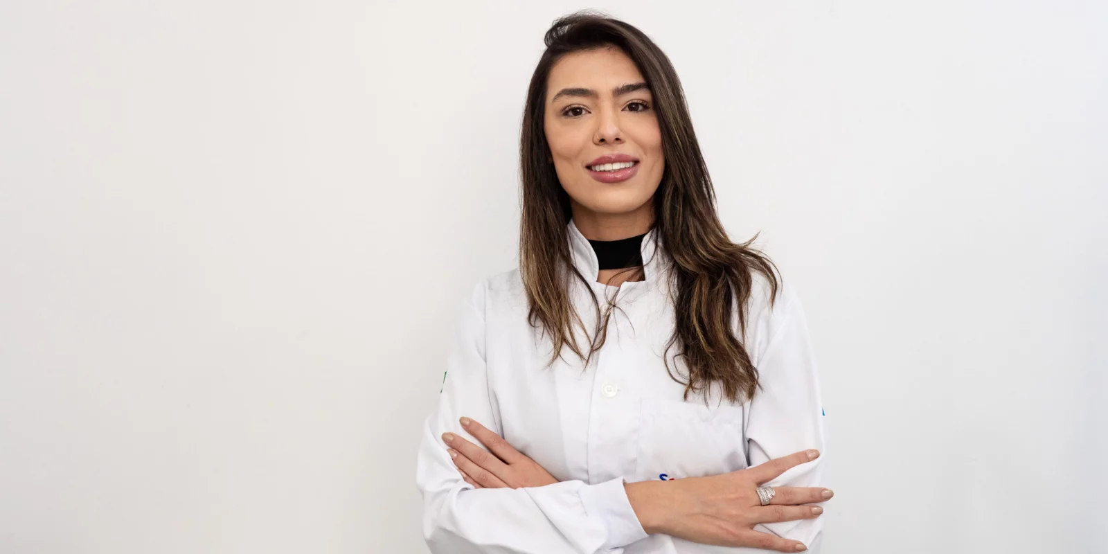 A cirurgiã-dentista Daiana Rodrigues está cursando Pós-Graduação em Harmonização Orofacial e Cirúrgica e busca mais flexibilidade de agenda com a HOF.