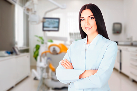 O profissional de odontologia que queira dar um upgrade em sua carreira sabe que para se tornar referência de uma área vai precisar fazer a Especialização em Harmonização Orofacial para dentistas.