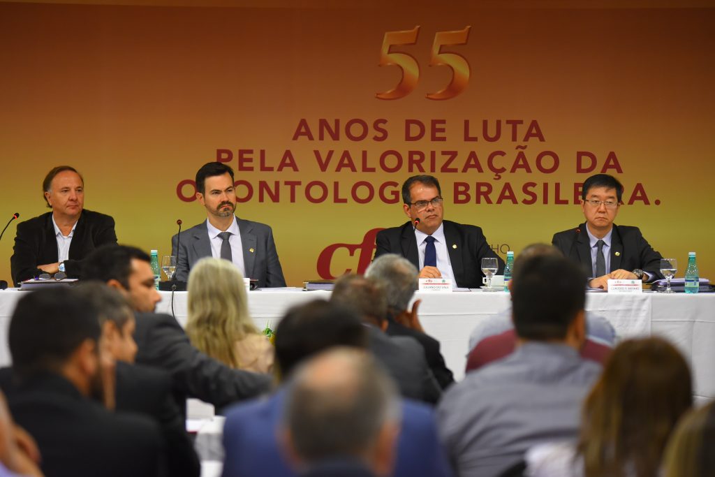 Elaboração de normativa para atendimento de Harmonização Orofacial foi aprovada por unanimidade.