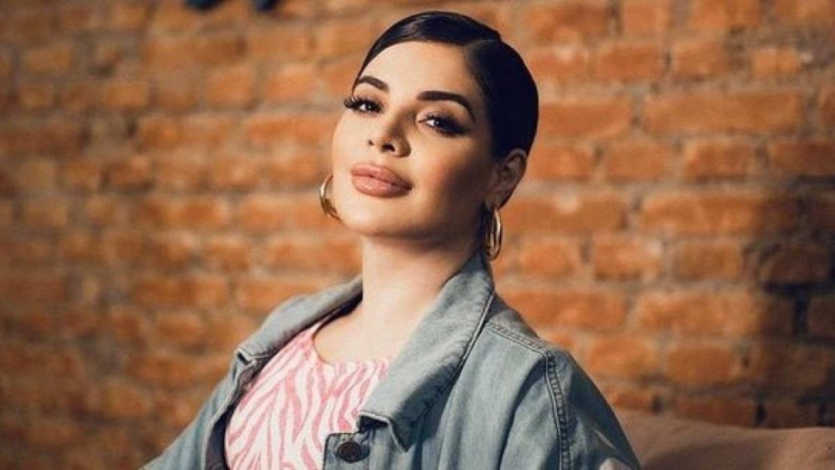 A influenciadora digital Gkay apareceu nas suas redes sociais para contar a todos que fez Gkay faz remoção do preenchimento labial.