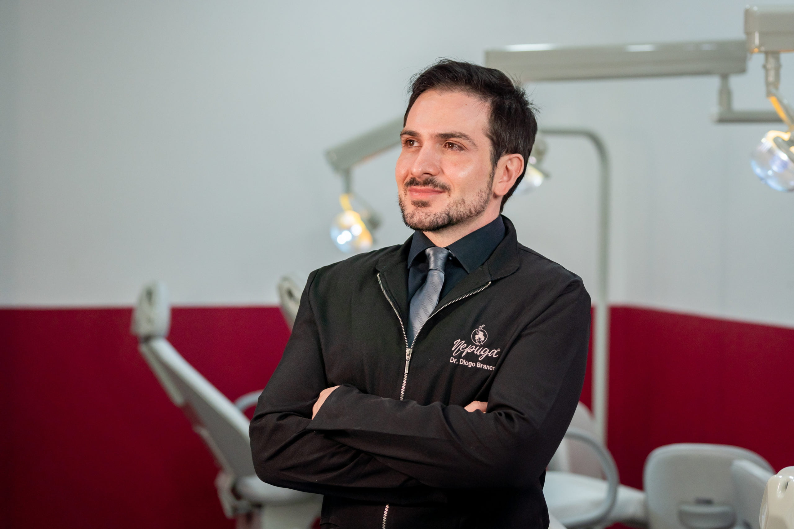 Muitos cirurgiões-dentistas me perguntam por qual motivo deveriam fazer uma especialização em Harmonização Orofacial, e por isso resolvi escrever este texto.