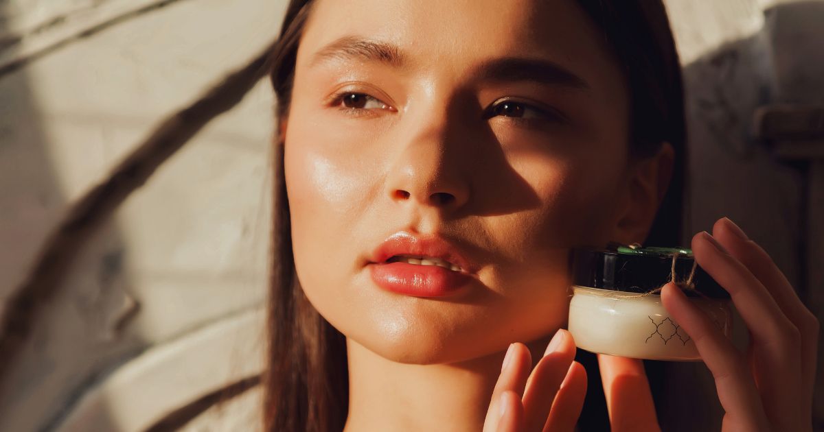 Em um mundo cada vez mais acelerado e marcado por excessos, o quiet luxury na estética surge como um refúgio de sofisticação discreta e beleza autêntica.