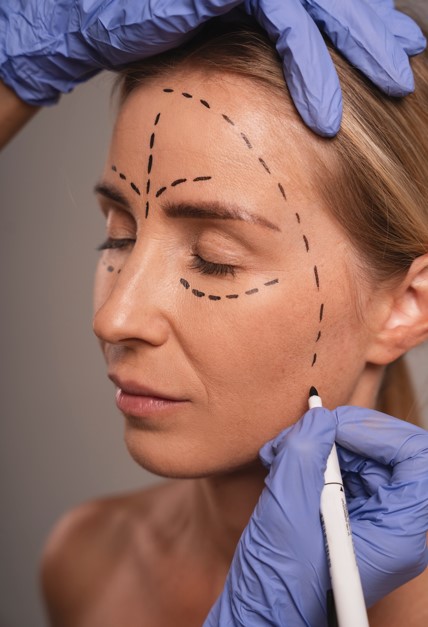 Entenda como a Odontologia Estética integra sorriso, face e proporções para atendimentos mais harmônicos e bem planejados.