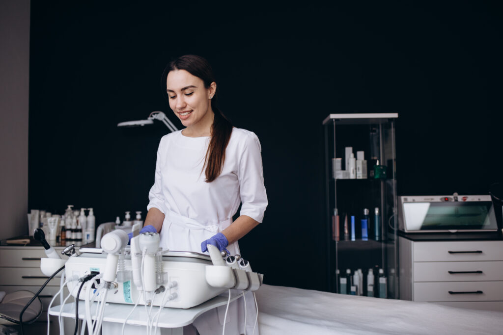 Descubra o passo a passo essencial para legalizar sua clínica de estética e atuar com segurança e crescimento.