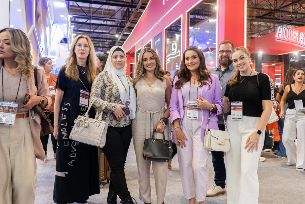 A atuação na estética é um campo promissor, mas, como qualquer área da saúde, exige diferenciação no mercado para alcançar o sucesso.