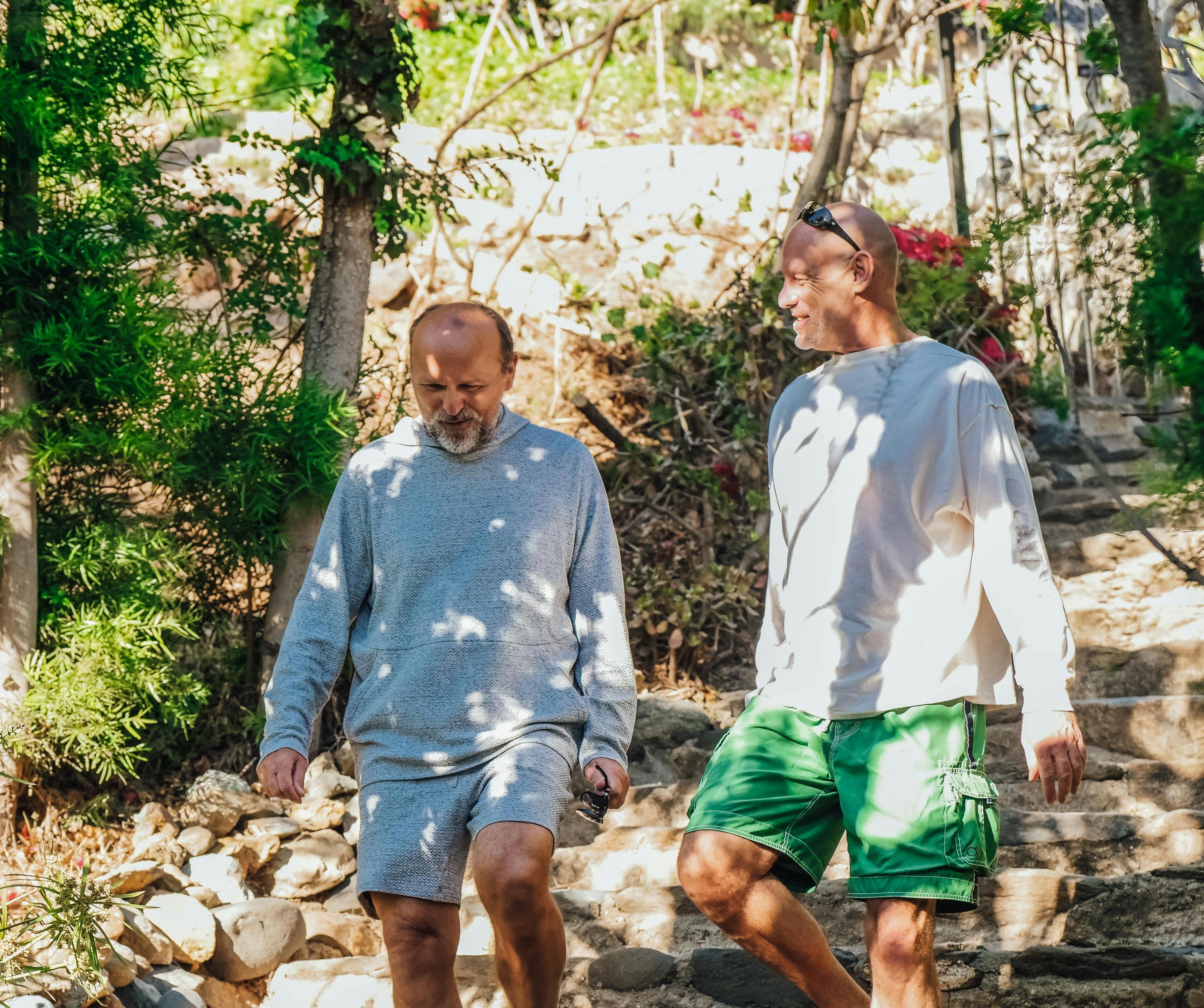 2 men in therapeutic moment