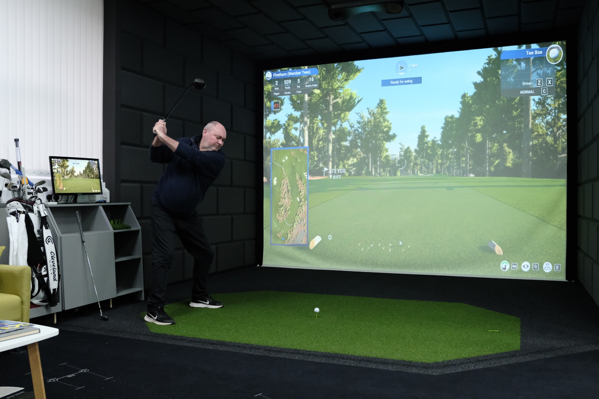Bespoke indoor golf simulator installation by Horizon Home Cinema