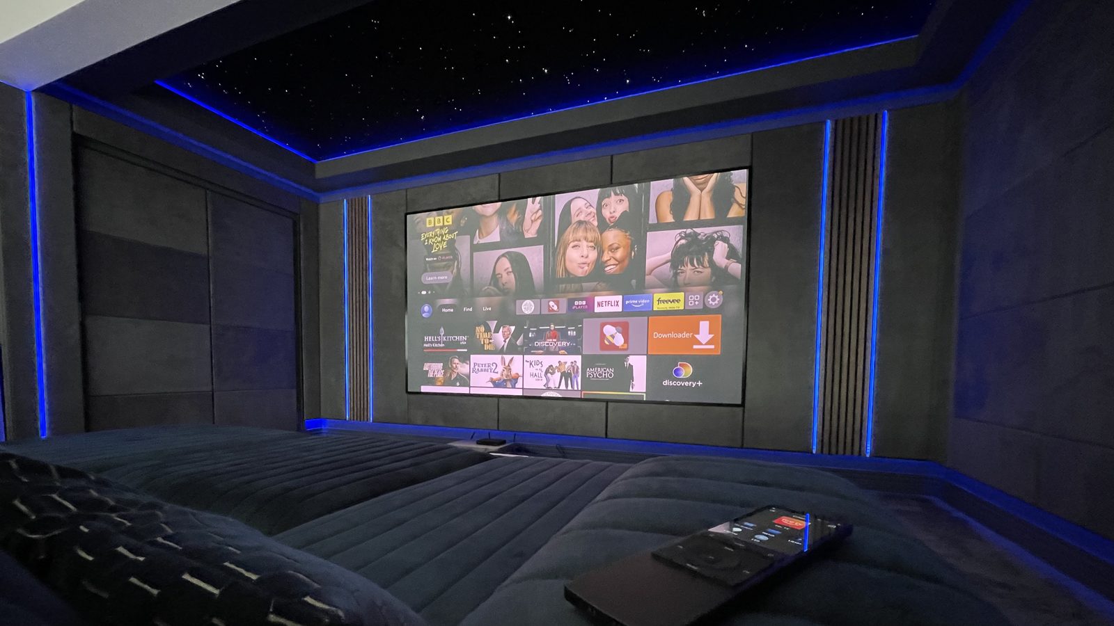 Lenzie double garage cinema screen with remote control