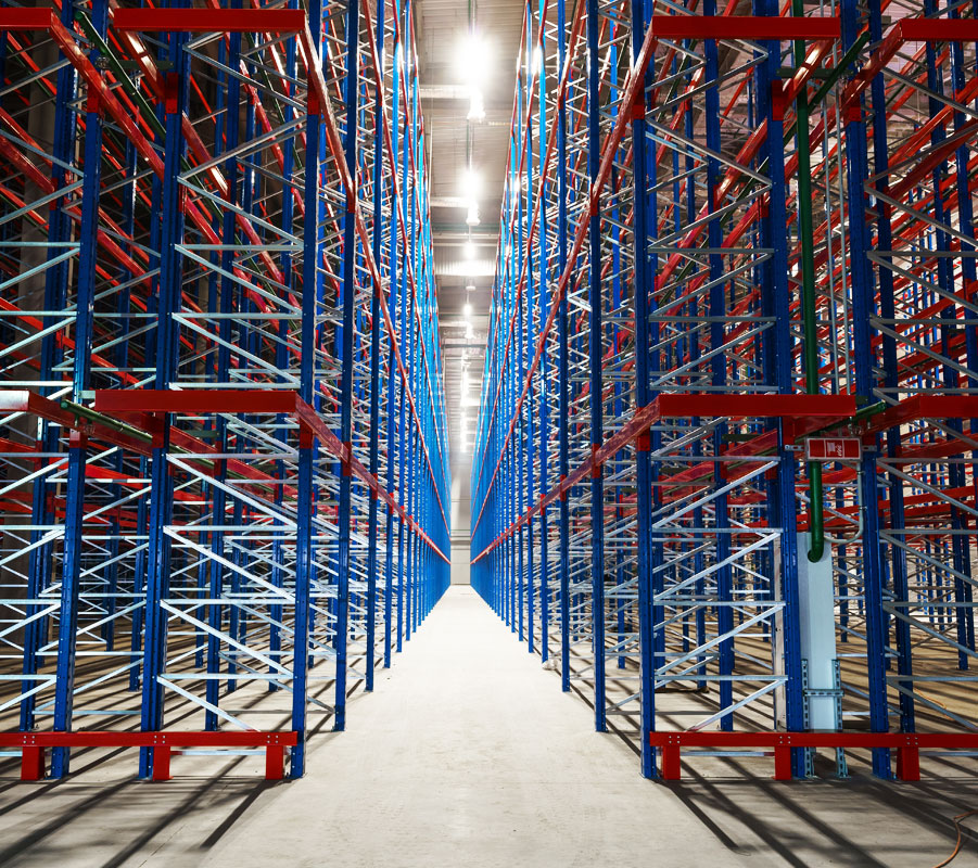 image of maintenance crew working on aircraft