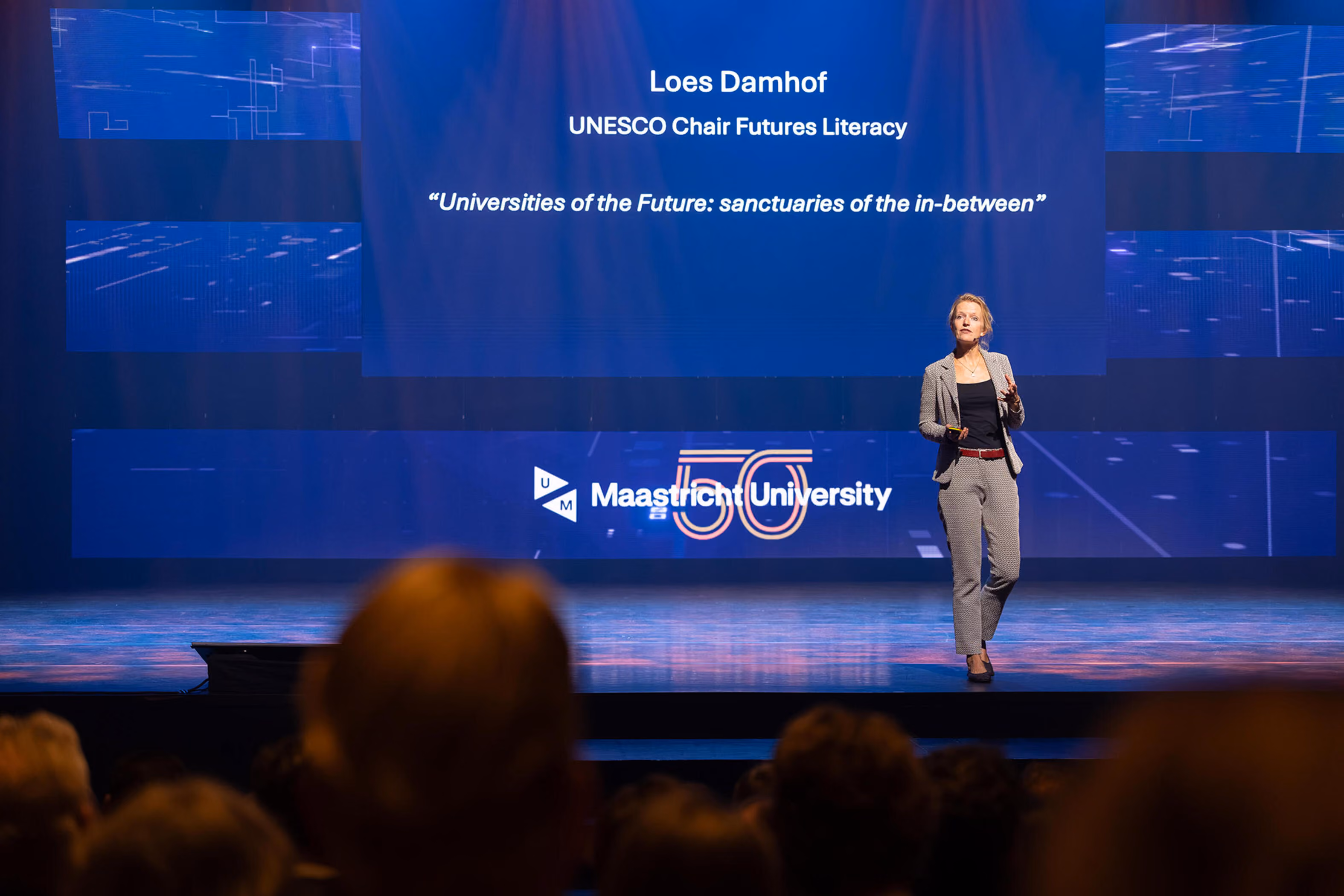 Keynote Loes Damhof: Anders kijken naar mogelijke toekomsten
