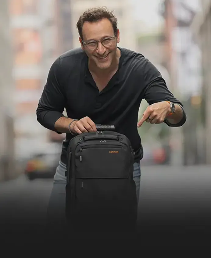 Simon Sinek speaking about investing in Solgaard