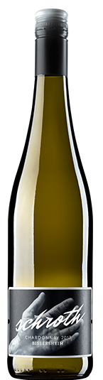 Eine Flasche Ortswein des Weinguts Schroth in Asselheim