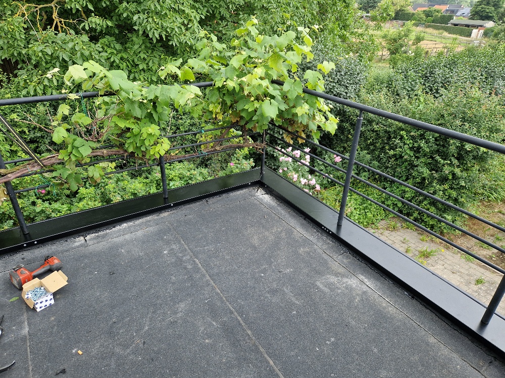 Terrasses de toit, balustrades et finition