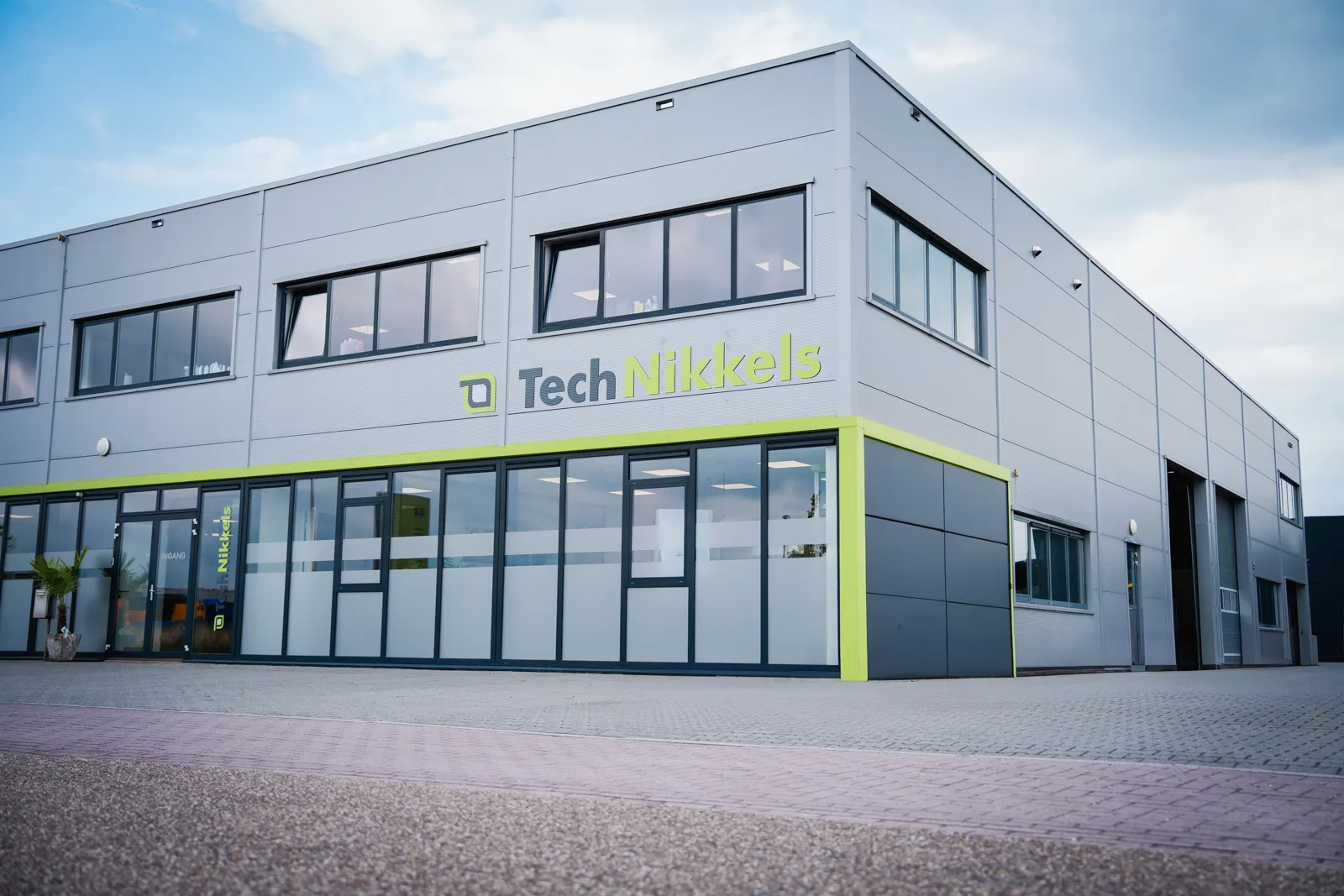 Het pand van TechNikkels in Holten