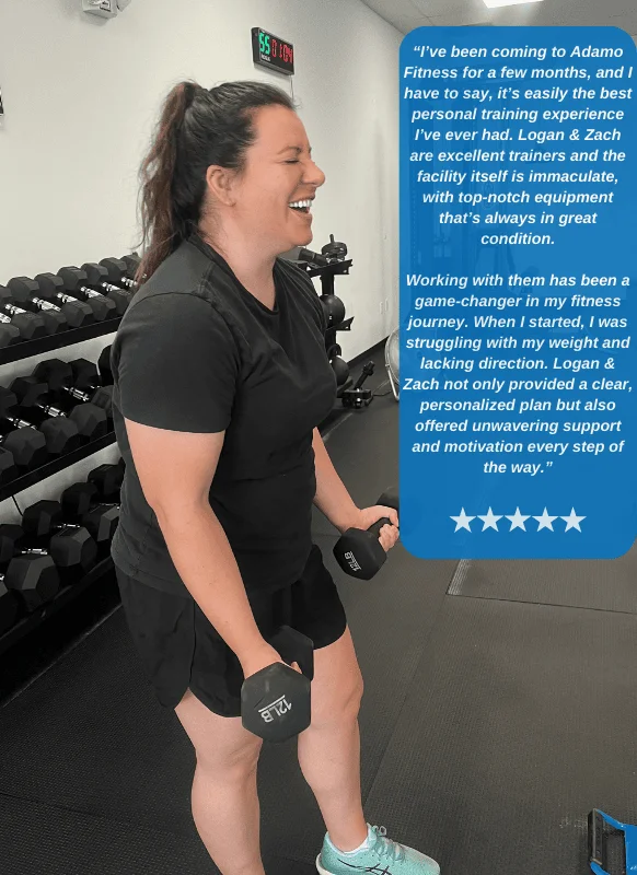 Smiling woman in workout clothes holding dumbbells in a gym with a rack of weights, next to a blue text box with a fitness testimonial and five-star rating.