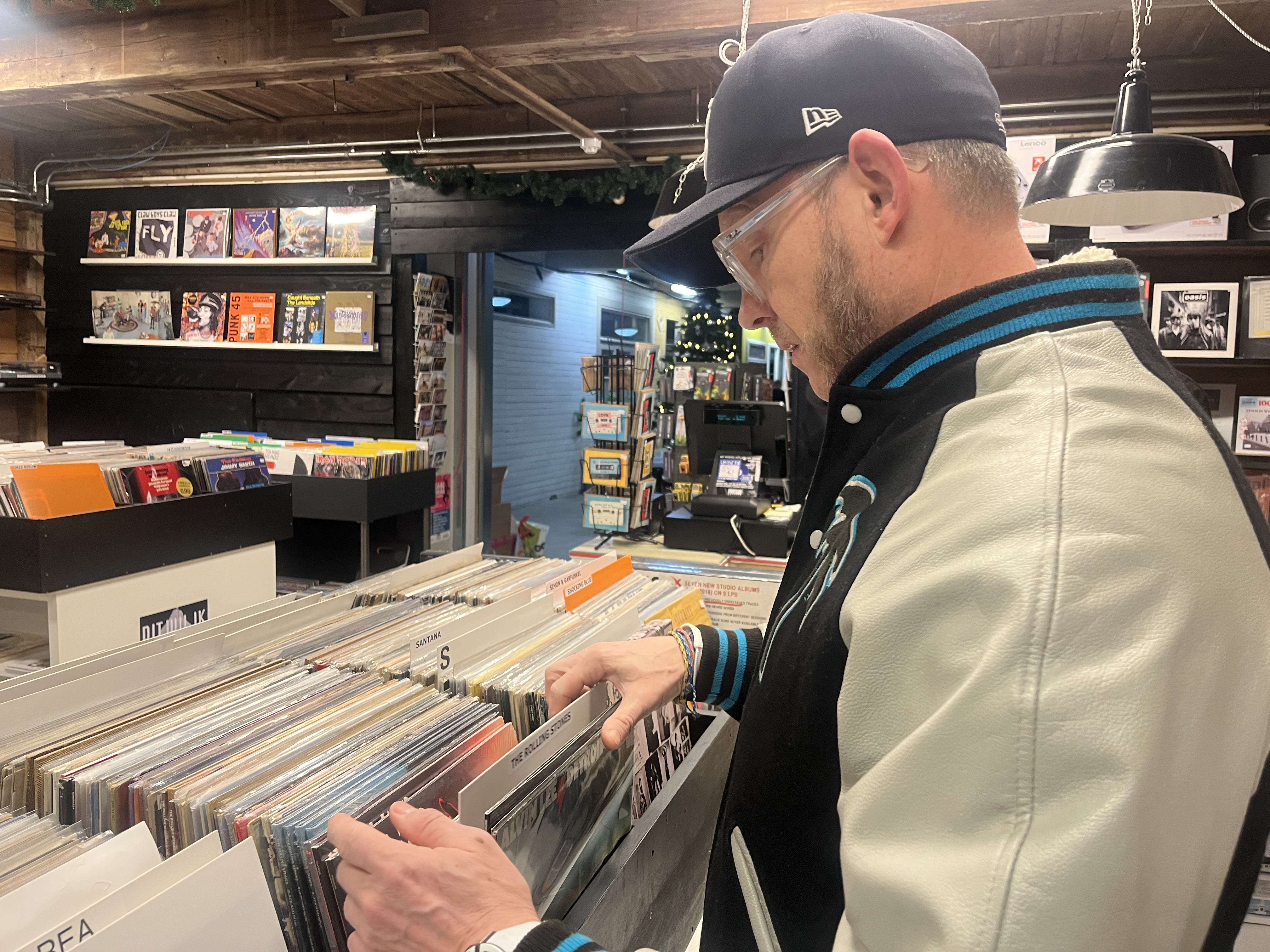 image of jewelry craftsmanship