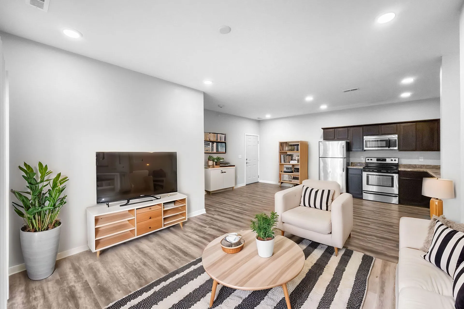 staging - open floor plan