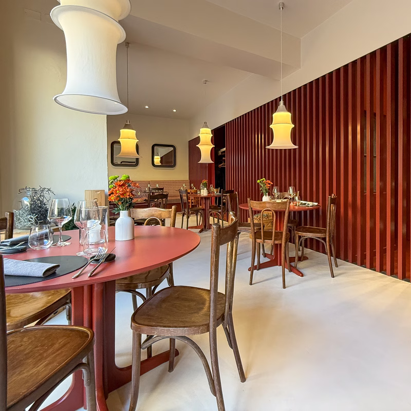 Interior dining room at Ristorante Giorgio Tomei in Lucca, Italy.