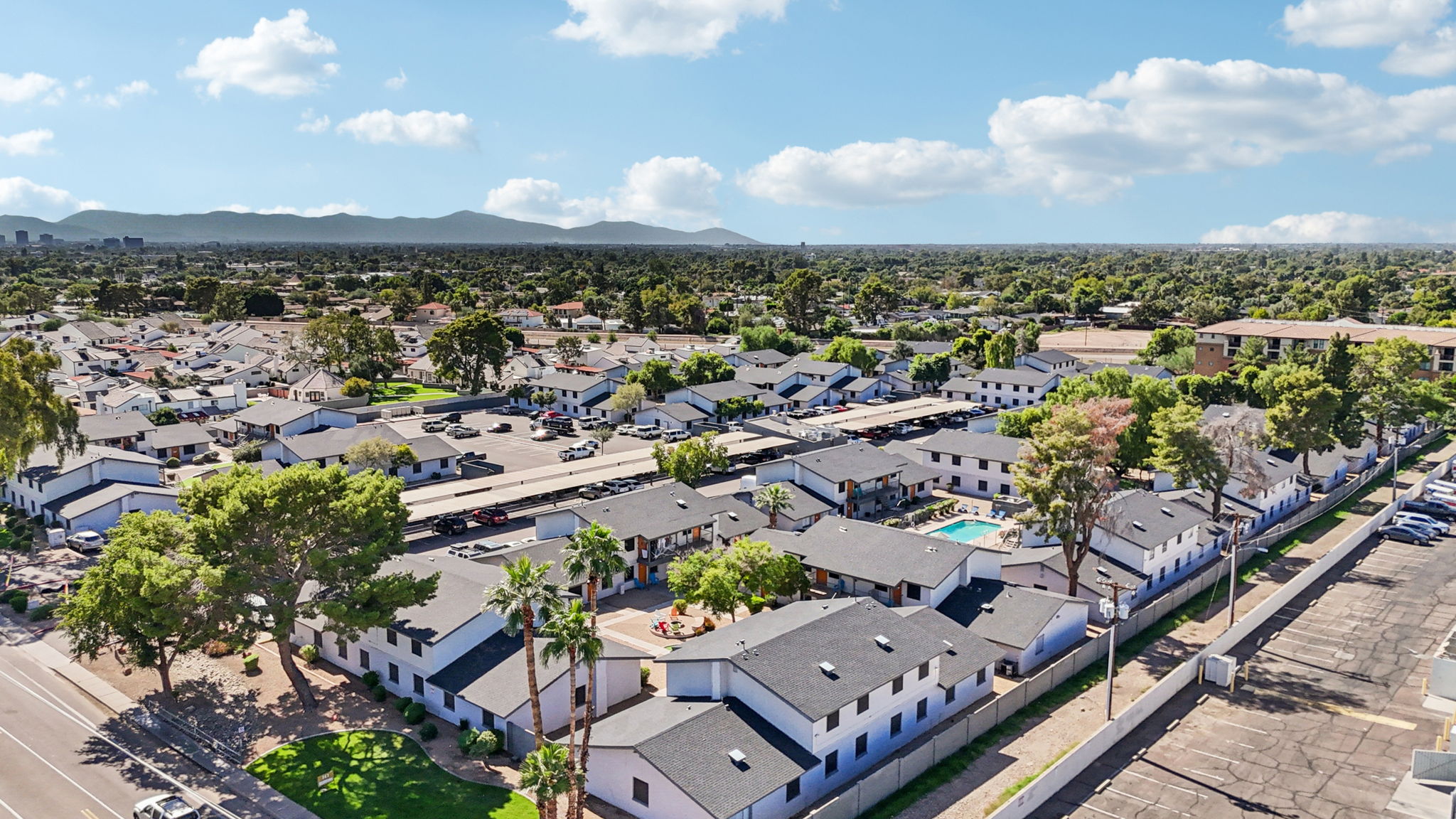 Aerial view of surround area and exterior