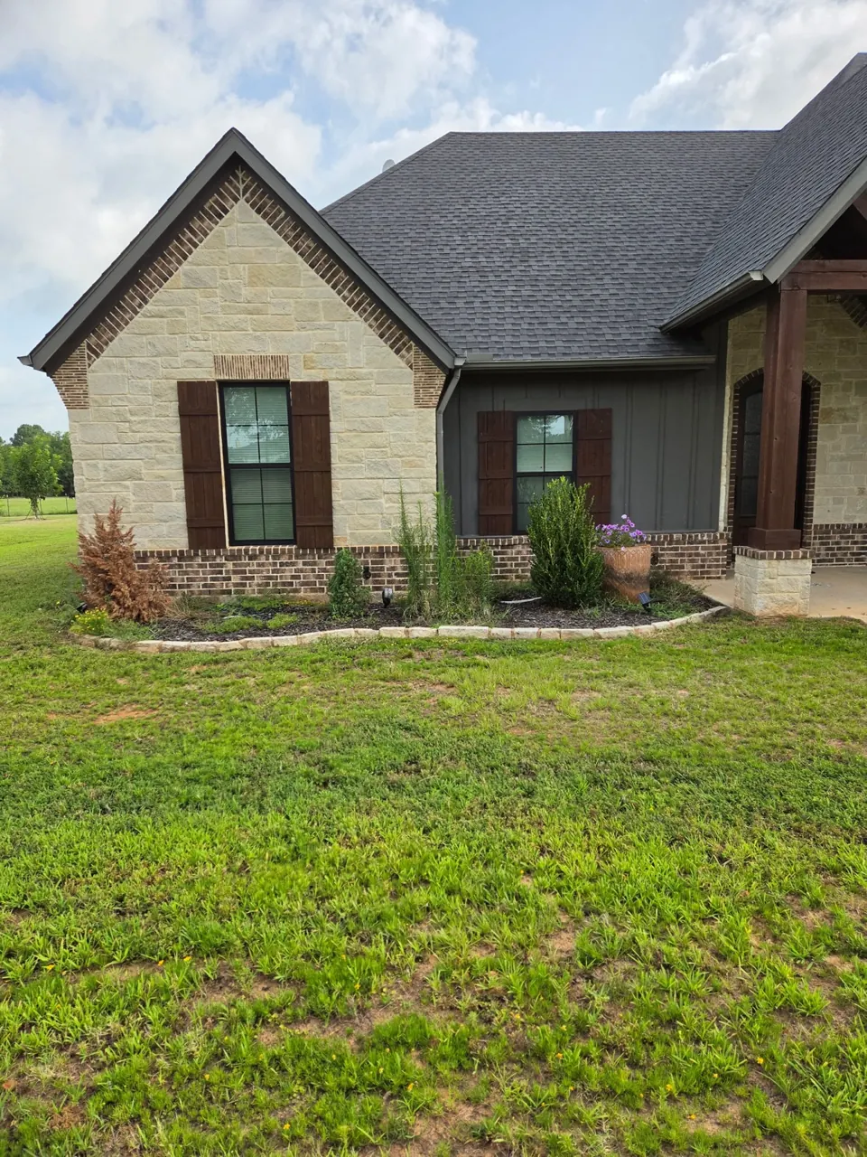 Front flower bed before Saddle Rock renovation