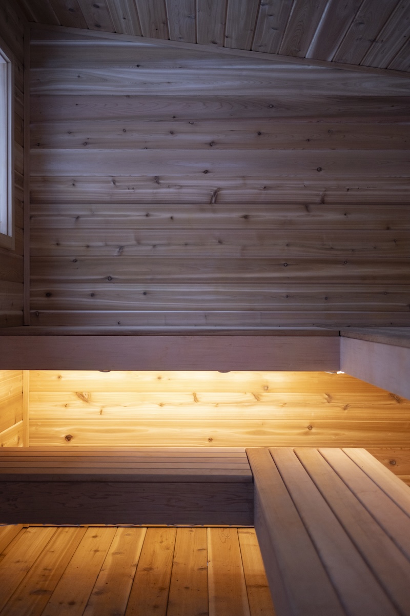 Indoor vs. Outdoor Sauna