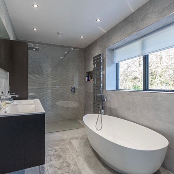 [team] image of teamwork in the studio