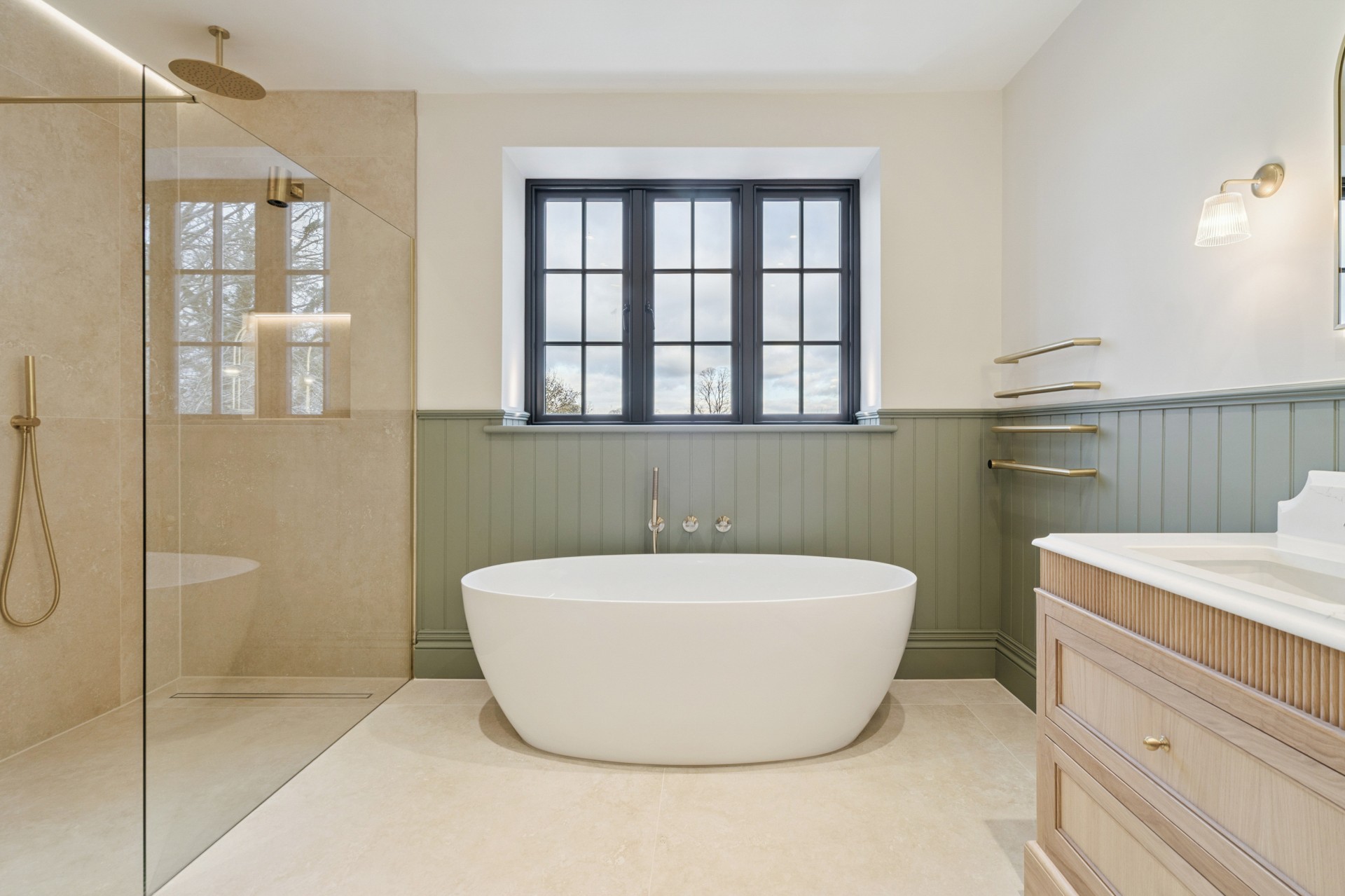 [team] image of teamwork in the studio