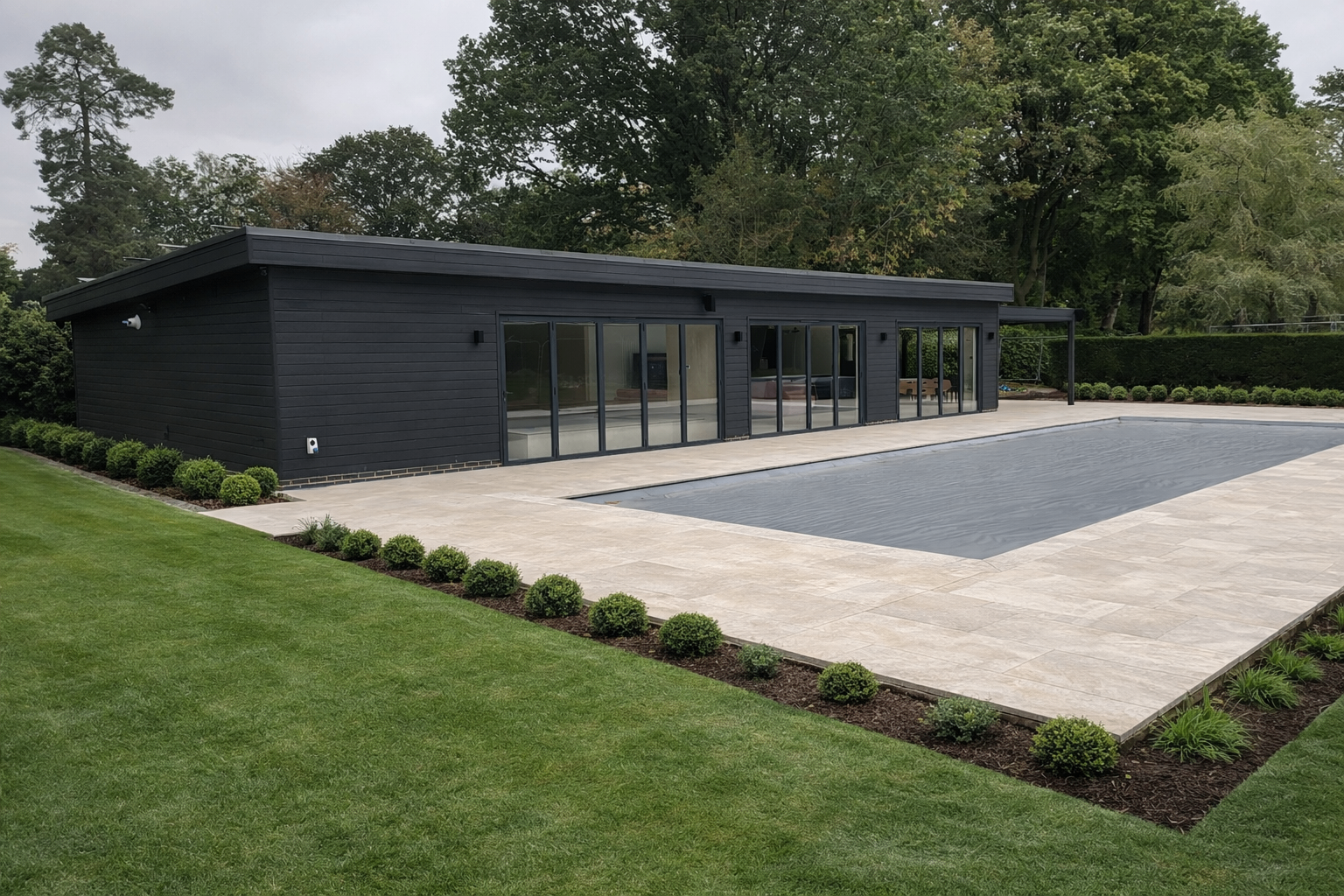 [team] image of teamwork in the studio