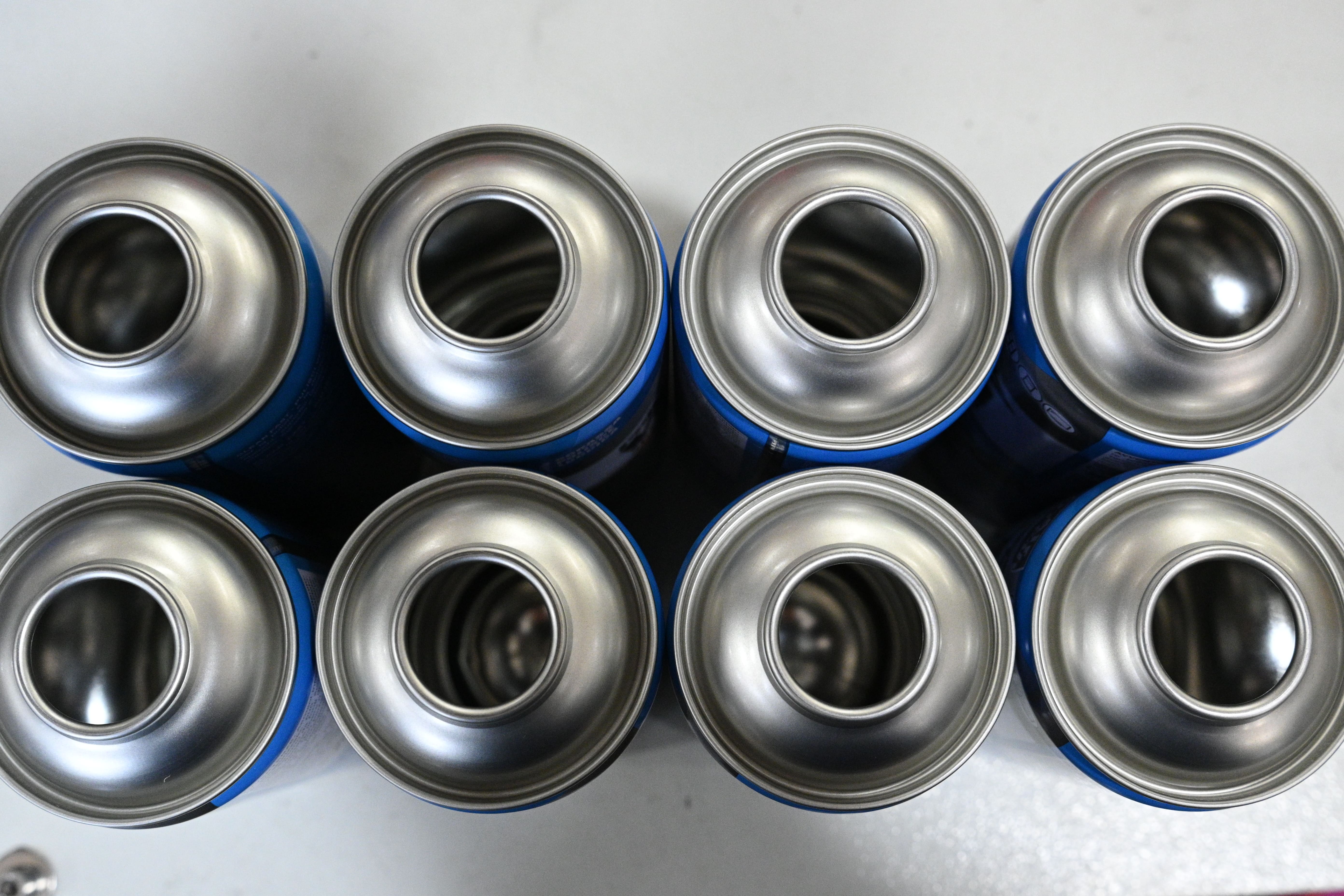 image of assembly process (for a manufacturing plant)