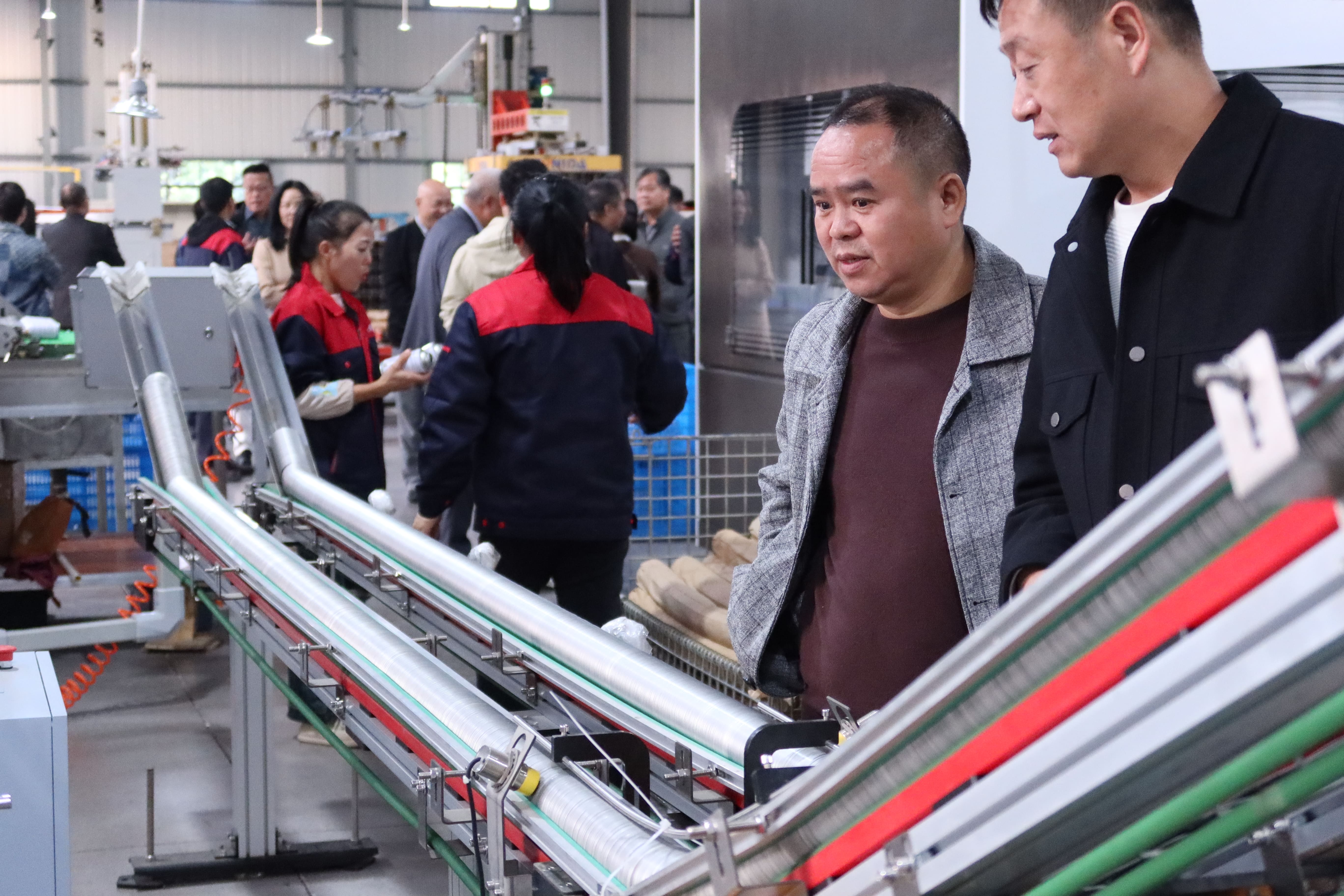 image showcasing a hairstyling tip