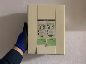 電気錠制御器の例（管理室・事務所に設置）