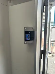 顔認証機 法人導入事例