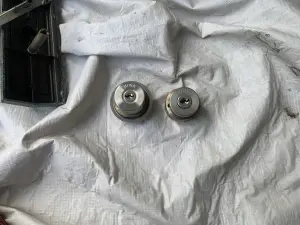 シリンダー交換中の写真